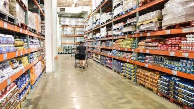 Se frenan las compras en los supermercados mayoristas