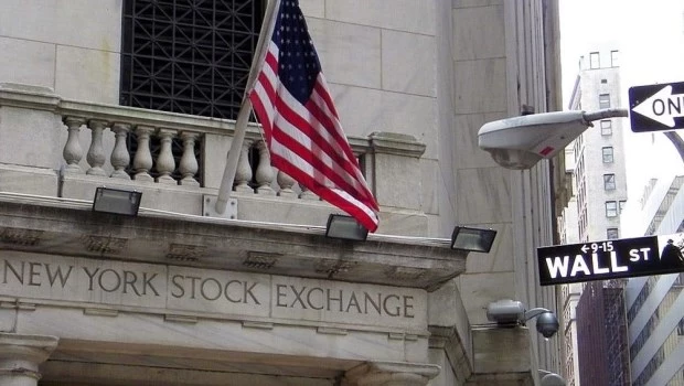 Los ADRs siguen en caída libre y el riesgo país supera los 1.400 puntos