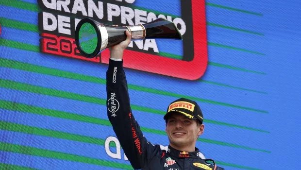 Verstappen se impone en el Gran Premio de España y estira la diferencia en la punta