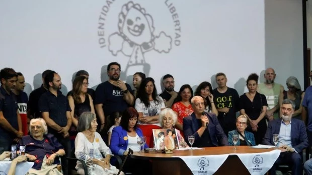 Abuelas de Plaza de Mayo denuncian que el Gobierno quiere eliminar una unidad para la búsqueda de desaparecidos