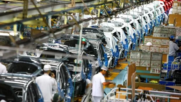 El Banco Central flexibilizó una norma para el pago de importaciones en el sector automotrices