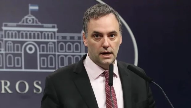 Adorni confirmó nuevos despidos en el Estado: "El 30 de junio habrá otra barrida y limpieza"