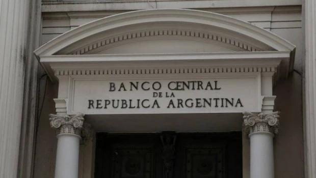 El Banco Central volvió a desprenderse de divisas y cierra junio con un saldo vendedor de U$S84 millones