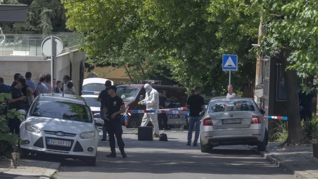 Un hombre es abatido ante la embajada de Israel en Belgrado tras atacar a un policía