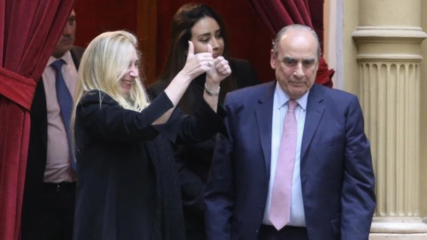 La aprobación de las leyes llegó cuando la economía se complica