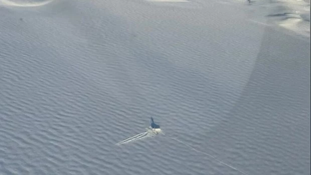 Un piloto debió aterrizar de emergencia en una laguna congelada en Chubut