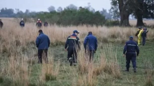 Realizaron un megaoperativo por la búsqueda de Loan tras hallar tierra removida en un cementerio de la abuela