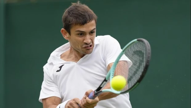 Mariano Navone cayó ante el italiano Lorenzo Sonego por 6- 4, 7-6 (2) y 6-4.