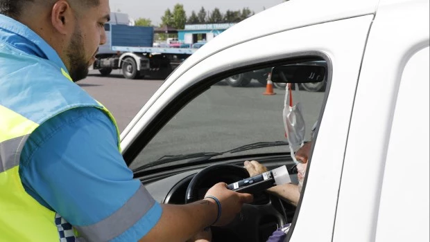 Suben las multas de tránsito en la provincia de Buenos Aires: algunas superan el millón de pesos