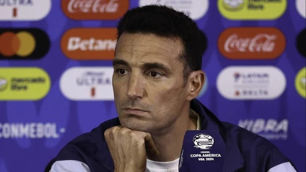 Scaloni: "Vamos a esperar a Messi hasta el último momento"