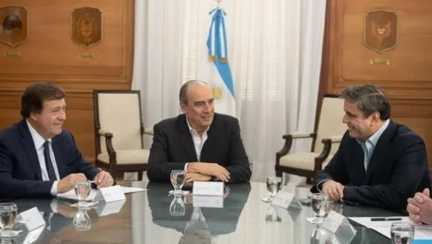 Francos firmó un acuerdo con Wereltilneck para finalizar obras en Río Negro