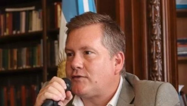 Arenaza: "Cuando Macri estaba jugando a la play, Bullrich ya hacía política"