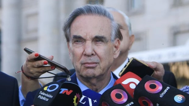 Pichetto respaldó el Acta de Mayo pero aseguró que "no alcanza" con la firma de un papel