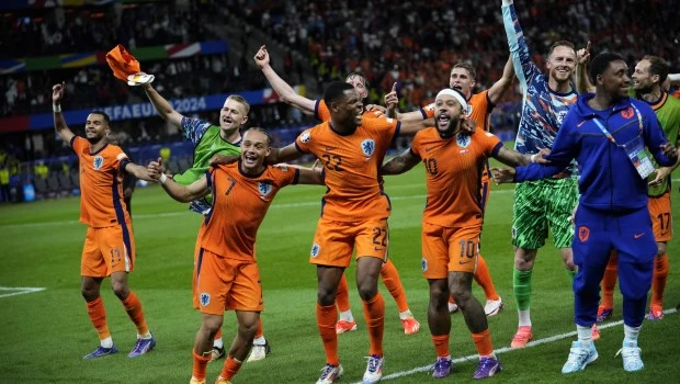 Países Bajos se lo dio vuelta a Turquía y enfrentará a Inglaterra en semifinales de la Euro