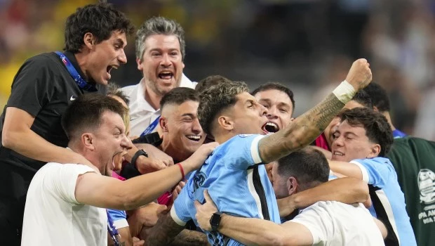 Uruguay le ganó a Brasil en los penales y se metió entre los cuatro mejores de América