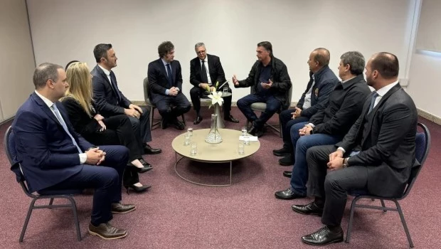 Milei tuvo una reunión clave por el comercio con Bolsonaro y dos gobernadores conservadores de Brasil