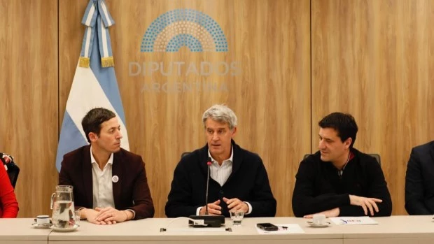 Abad y Prat Gay en el espacio de formación de jóvenes referentes