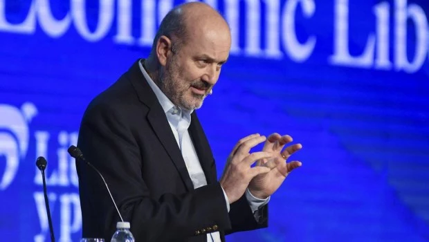 Sturzenegger negó tensión con Caputo y anticipó las primeras medidas de su gestión