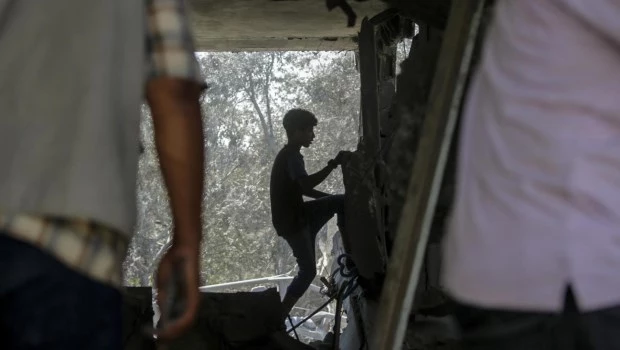 Israel mató a 17 integrantes de una familia, entre ellos 14 menores, en el centro de Gaza