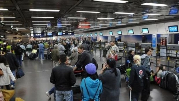 El Gobierno reformó el funcionamiento del sector aerocomercial y habrá un paro de pilotos el viernes