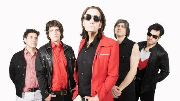 Giras y lanzamientos