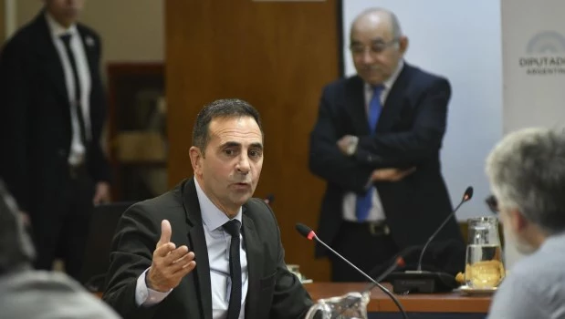 El Gobierno convocará a una mesa tripartita con representantes sindicales, empresariales y del Poder Ejecutivo