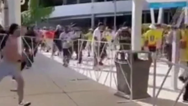 Se retrasó la final de la Copa América por graves incidentes en las puertas del estadio