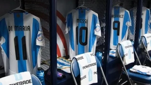Messi, Di María y Julián en el ataque del 11 titular