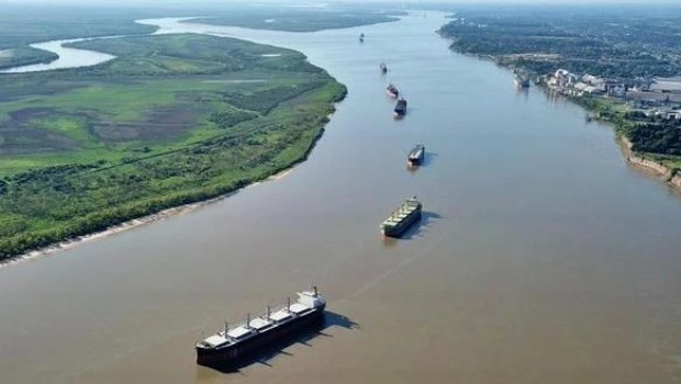 Los países usuarios de la Hidrovía le piden a la Argentina acciones urgentes sobre la seguridad del canal