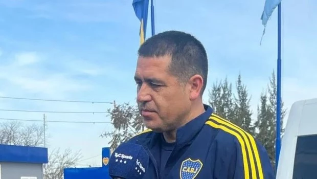 Riquelme alegó "un temita de horarios" para justificar la ausencia de los refuerzos en la Sudamericana