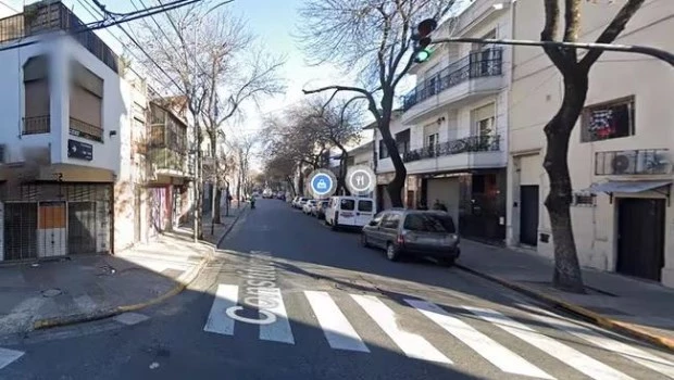 Una policía de la Ciudad baleó a una mujer que quiso apuñalarla en un intento de robo en Constitución