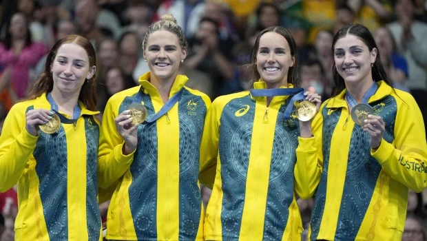 Australia se lleva su cuarto oro consecutivo en el 4x100 libre femenino con récord olímpico