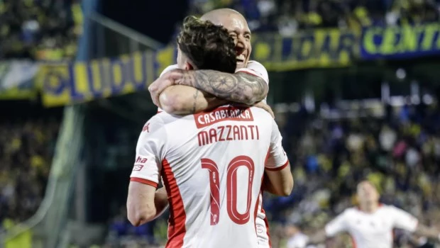 Huracán le ganó a Rosario Central en Arroyito y se mantiene firme en la cima