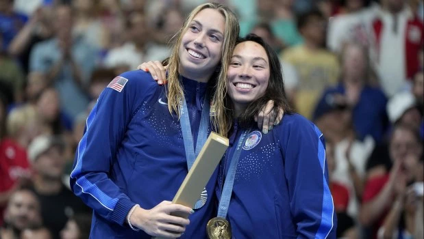 La estadounidense Huske sorprende a su compatriota y favorita Walsh y se cuelga el oro en 100 mariposa