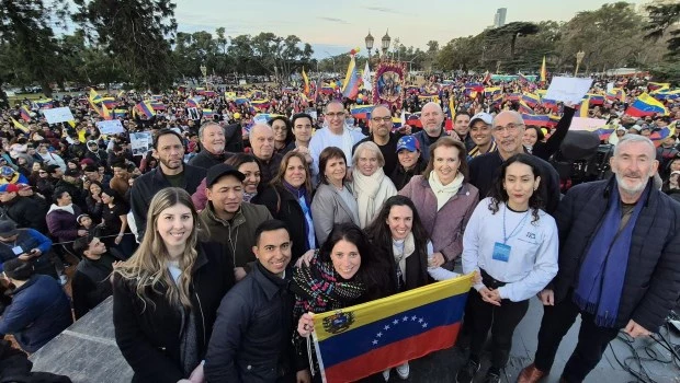 La embajadora de Venezuela denunció a Patricia Bullrich y la acusó de "asediar" la sede diplomática