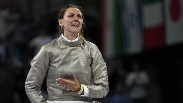 La francesa Manon Brunet campeona olímpica de sable tras ganar a su compatriota Sara Balzer