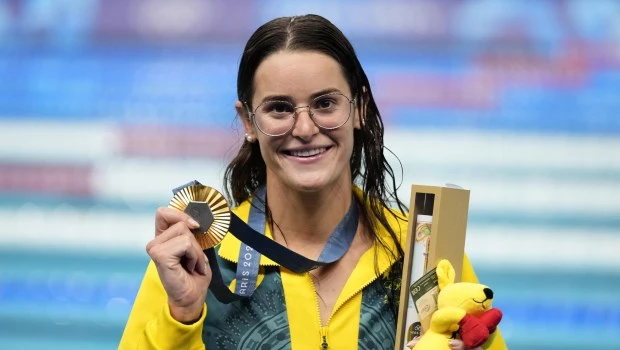 La australiana McKeown revalida el título de los 100 espalda con récord olímpico