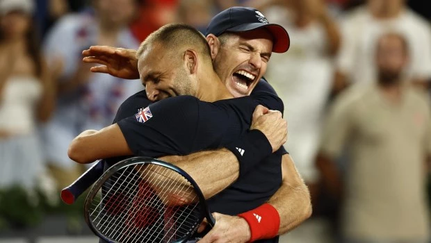 Medvedev es el último en meterse en octavos y Murray sigue con vida en el dobles