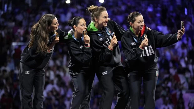 Esgrima femenino: Italia resiste la presión en el Grand Palais y se lleva el oro ante el local