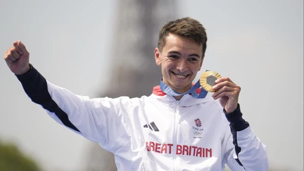 El británico Alex Yee campeón olímpico del triatlón