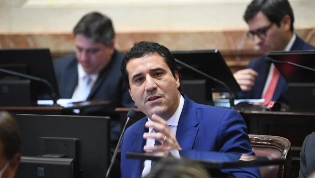 Apuntaron contra Axel Kicillof por la planta de GNL que se hará en Río Negro