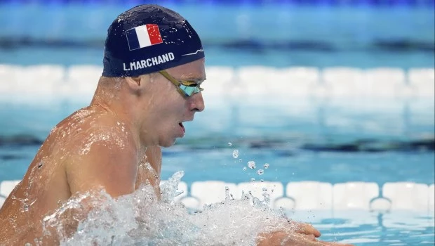 Marchand da el penúltimo paso en su camino hacia los cuatro oros