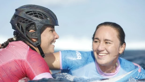 La campeona olímpica Carissa Moore eliminada en los cuartos de final del surf