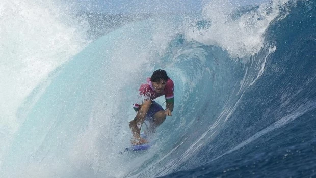 Gabriel Medina avanza firme a las semifinales y es gran candidato al oro