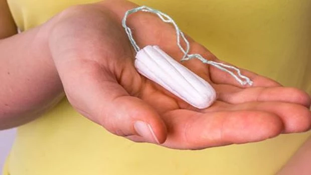 Detectan metales tóxicos en los tampones