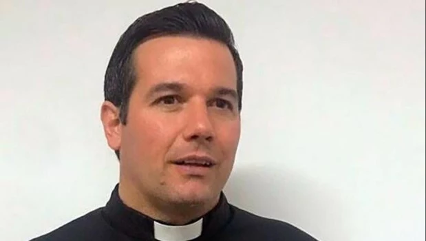 Expulsan al sacerdote que organizó la reunión de legisladores con represores en Ezeiza