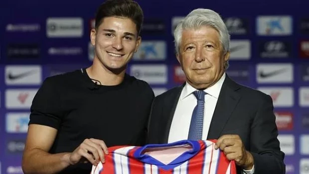 "No me siento un superhéroe por haber ganado el mundial", afirma Julián Alvarez al ser presentado en el Atlético de Madrid