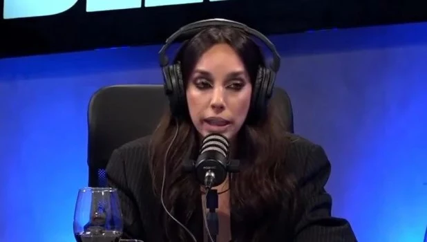 Nuevo video de Tamara Pettinato en Casa Rosada sentada en el sillón presidencial