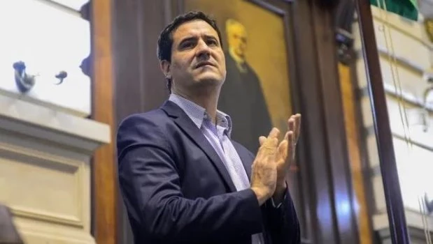 Apuntó el senador Abad contra el gobernador de Buenos Aires