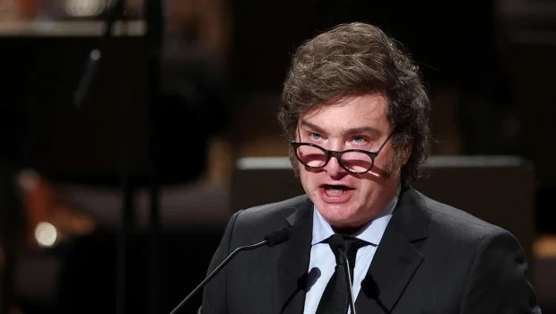 Milei repudió el aumento de sueldos en el Senado: "Una traición al pueblo argentino"